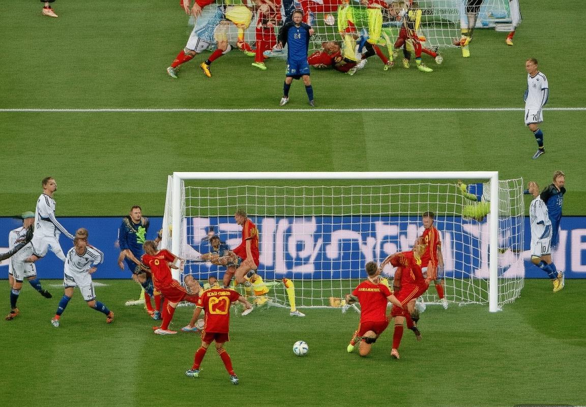 德国西班牙世界杯后防对决解析(图3)