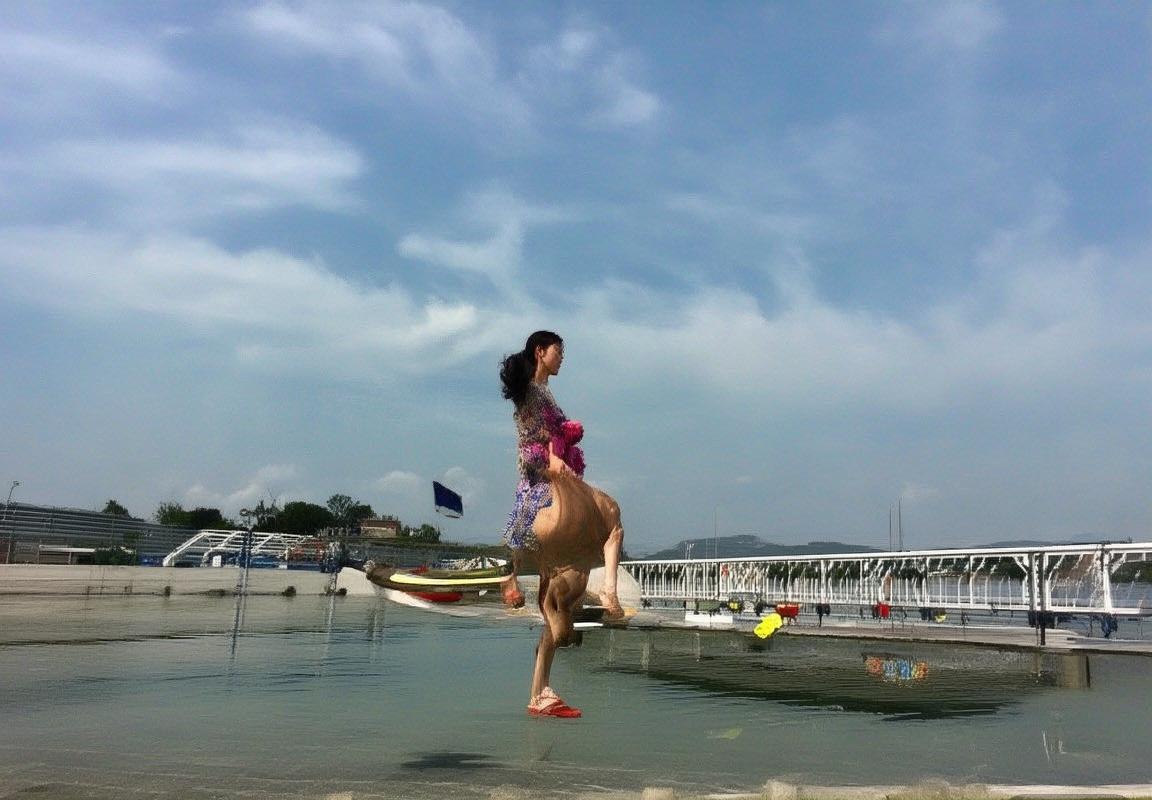 女子足球巅峰对决：巴萨vs里昂，力量魅力与社会意义解析(图1)